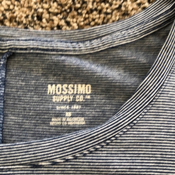 Mossimo Top - Picture 2 of 2